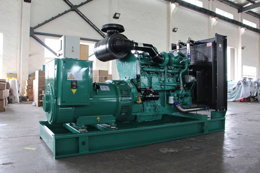 紫云320kw康明斯柴油发电车出租组图片 紫云320kw康明斯柴油发电车出租组图片